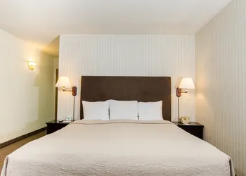 Los Gatos Lodge hotel thumbnail 3
