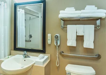 Quality Inn and Suites Petawawa hotel thumbnail 8
