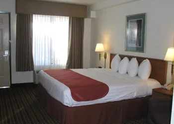 Catalina Inn hotel thumbnail 3