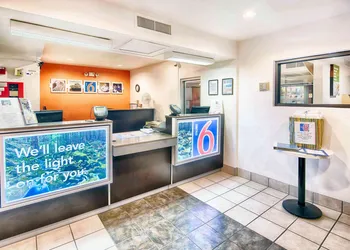 Motel 6 Mammoth Lakes, CA hotel thumbnail 2