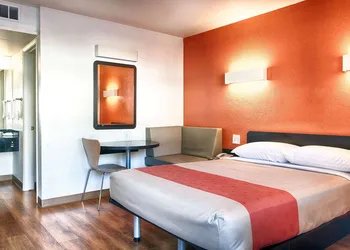 Motel 6 Mammoth Lakes, CA hotel thumbnail 3
