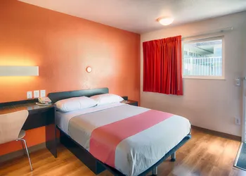 Motel 6 Mammoth Lakes, CA hotel thumbnail 6