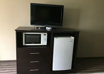 Super 8 by Wyndham Brenham TX hotel thumbnail 6