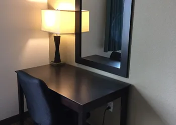 Super 8 by Wyndham Brenham TX hotel thumbnail 7
