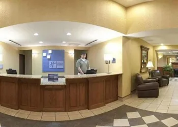 Holiday Inn Express Hotel & Suites Paragould by IHG hotel thumbnail 2