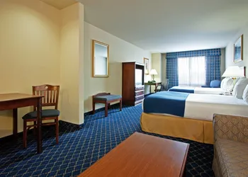 Holiday Inn Express Hotel & Suites Paragould by IHG hotel thumbnail 7