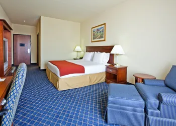 Holiday Inn Express Hotel & Suites Paragould by IHG hotel thumbnail 8