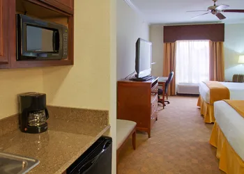 Holiday Inn Express & Suites Lufkin South by IHG hotel thumbnail 4