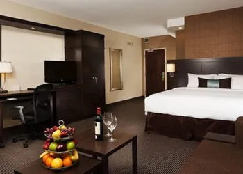 Courtyard by Marriott Montreal Downtown hotel thumbnail 4