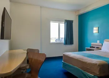 Motel 6 Grande Prairie, AB hotel thumbnail 6