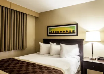 Baymont by Wyndham Red Deer hotel thumbnail 7