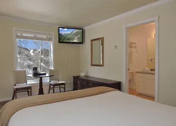 The Victorian Inn hotel thumbnail 5