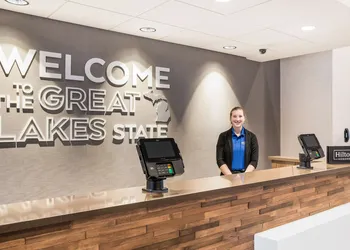 Hampton Inn & Suites Houghton hotel thumbnail 2