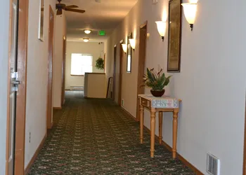 Anaco Bay Inn hotel thumbnail 3