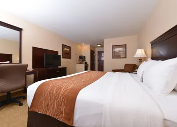 Comfort Inn & Suites McMinnville Wine Country hotel thumbnail 7