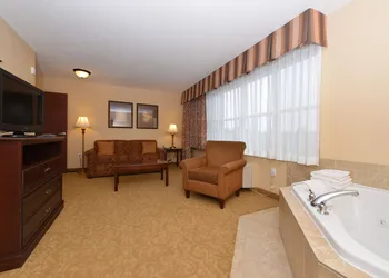 Comfort Inn & Suites McMinnville Wine Country hotel thumbnail 8