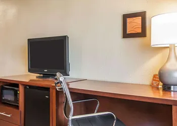 Comfort Inn Fergus Falls hotel thumbnail 6