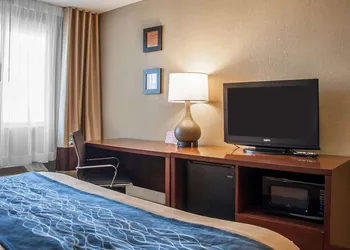 Comfort Inn Fergus Falls hotel thumbnail 8