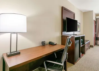 Comfort Suites Hopkinsville near Fort Campbell hotel thumbnail 6