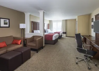Comfort Suites Fargo Medical Center hotel thumbnail 7