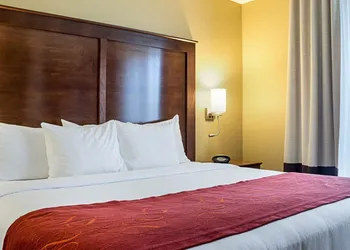 Comfort Suites Fargo Medical Center hotel thumbnail 8