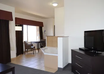 Holiday Inn Express & Suites Barstow - Route 66 by IHG hotel thumbnail 4