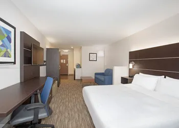 Holiday Inn Express Hotel & Suites Longmont by IHG hotel thumbnail 5
