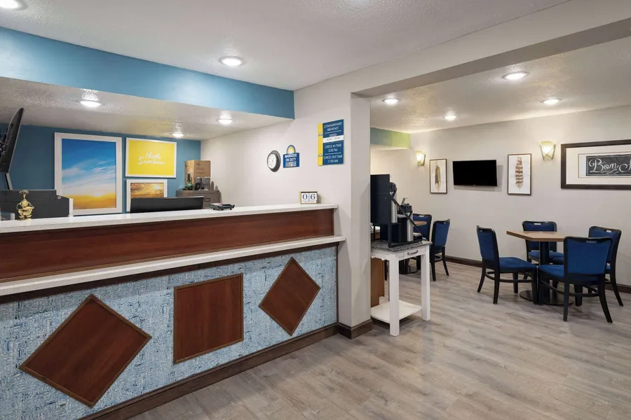 Days Inn & Suites by Wyndham Kokomo hotel detail image 2