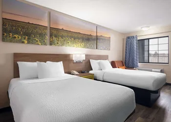 Days Inn & Suites by Wyndham Kokomo hotel thumbnail 6