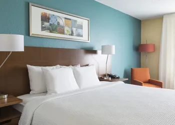 Fairfield Inn & Suites by Marriott Springfield hotel thumbnail 5