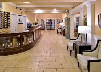 Majestic Inn & Spa hotel thumbnail 4