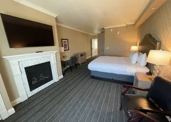 Majestic Inn & Spa hotel thumbnail 6