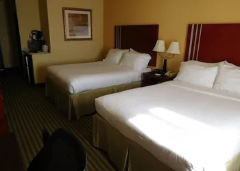 Holiday Inn Express & Suites Ponca City by IHG hotel thumbnail 7