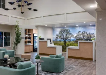 La Quinta Inn & Suites by Wyndham Paso Robles hotel thumbnail 2