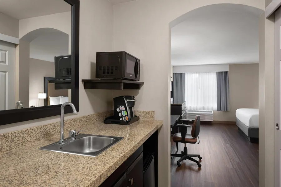 La Quinta Inn & Suites by Wyndham Paso Robles hotel detail image 6