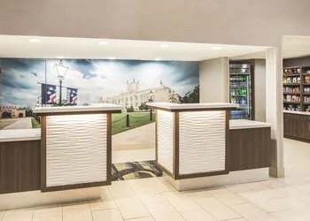 La Quinta Inn & Suites by Wyndham Milledgeville hotel thumbnail 3