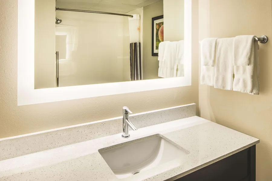 La Quinta Inn & Suites by Wyndham Milledgeville hotel detail image 6