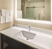 La Quinta Inn & Suites by Wyndham Milledgeville hotel detail image 7
