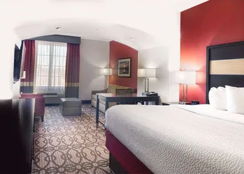La Quinta Inn & Suites by Wyndham Starkville at MSU hotel thumbnail 8