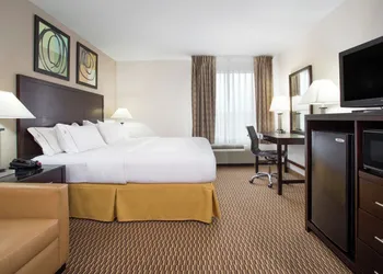 Holiday Inn Express Nicholasville by IHG hotel thumbnail 3