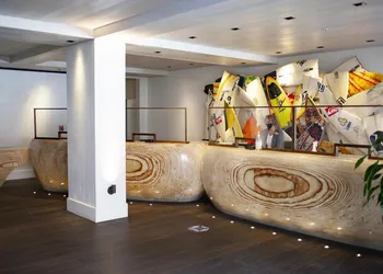 Hilton Vacation Club The Modern Honolulu hotel thumbnail 2