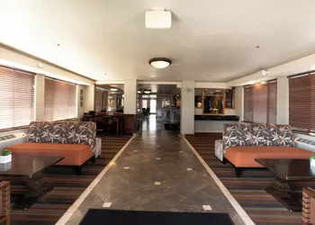 Oxnard Inn Lancaster hotel thumbnail 4