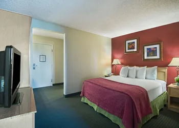 Oxnard Inn Lancaster hotel thumbnail 5