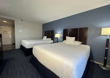 The Pacific Inn hotel thumbnail 8