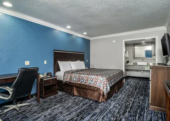 Gator Town Inn hotel thumbnail 5