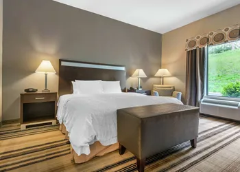 Hampton Inn Meadville hotel thumbnail 8