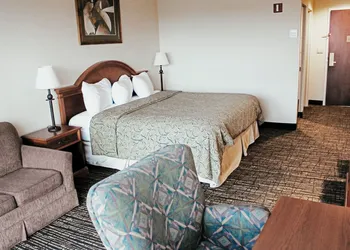 Hotel Topeka at City Center hotel thumbnail 3