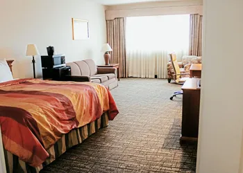Hotel Topeka at City Center hotel thumbnail 4
