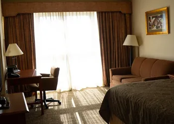 Hotel Topeka at City Center hotel thumbnail 6