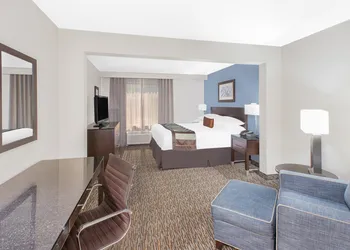 Wingate by Wyndham - Sylvania/Toledo hotel thumbnail 7
